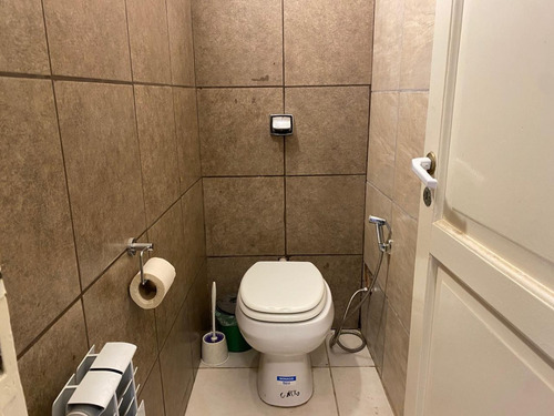 Casa En Córdoba · 3 Departamentos · Cerca De La Utn · Cochera · Pileta · Amoblado · Reciclado · Excelente Inversión