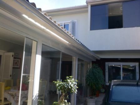 Casa Em Cavalhada Com 3 Dormitórios - Mi11404