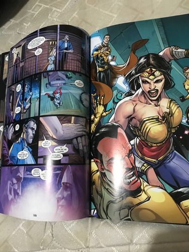 Injustice Año 3 Edición Deluxe Pasta Gruesa (Usado)