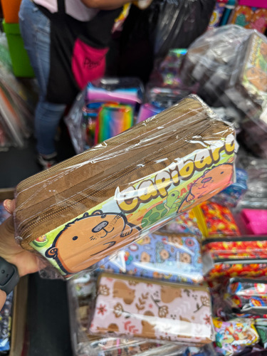 20 Lapicera Escolar Capibara Infantil Doble Cierre Niñ@s Marrón Claro Capibara