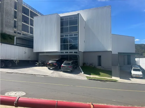 Bodega Moderna Para Arriendo Ubicada En Rionegro/guarne