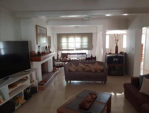Casa En Venta - 4 Dormitorios 3 Baños - Cochera - 400mts2 - Ituzaingó