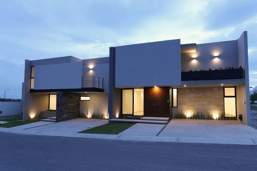 Residencia De Autor En Fracc. La Vista, 4ta Recámara En P.b, Alberca, 4 Baños