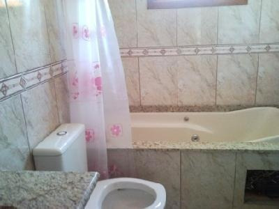 Casa Em Hípica Com 3 Dormitórios - Mi6487