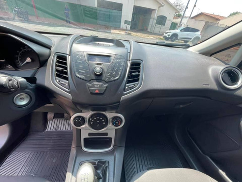 Imagem 8 de 12 de Ford Fiesta 1.6 Se Hatch 16v Flex 4p Manual