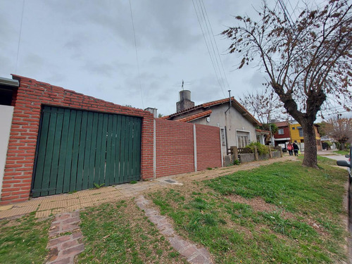 Chalet En Muñiz Calle San Jose 1500 A 3 Cuadras Plaza