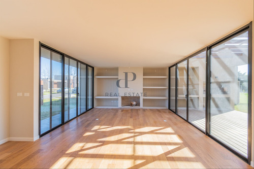 Casa De 3 Dormitorios En Alquiler Huertas De Los Horneros