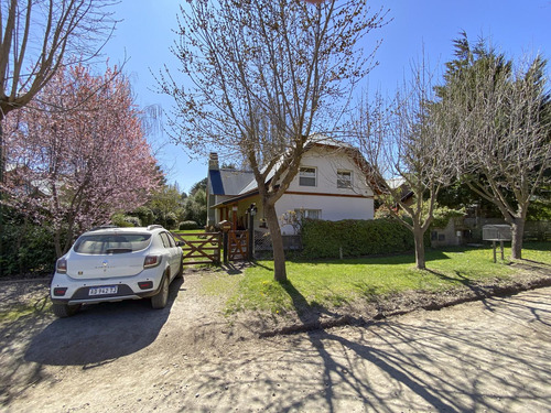 Importante Casa En Barrio Sigrand