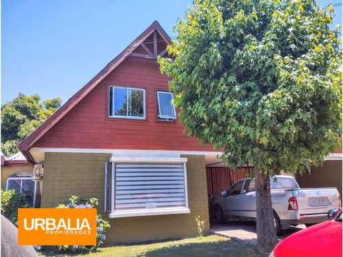 Hermosa Casa En Villa Barcelona, Chillán