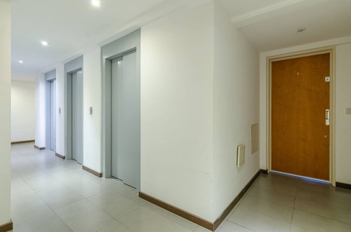 Alquiler 2 Ambientes Piso Alto Recoleta Frente