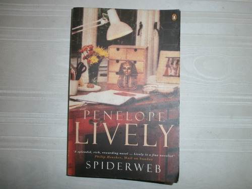 Spiderweb Penelope Lively Penguin Books London England 1999.