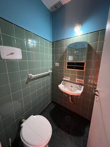 Imagen 20 de 22 de Gran Casa 4 Amb Con Patio Y Terraza Ubicada En Parque Chacabuco, Capital Federal, Buenos Aires