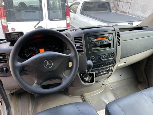 Imagem 6 de 11 de Mercedes Sprinter 415 2.2 Diesel 16 Lugares 2015 Rmotors