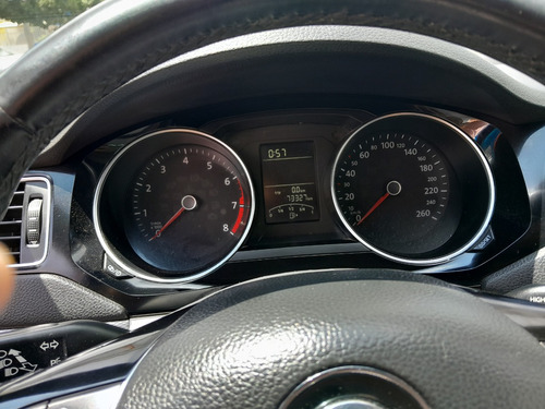Volkswagen Jetta 2.5 Sportline Tiptronic At