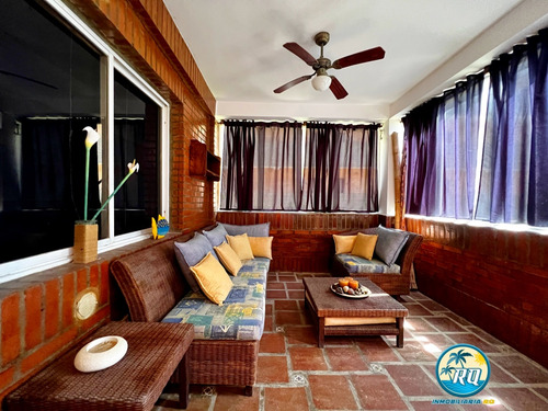 Apartamento En Venta De 3 Habitaciones En Res. La Corina