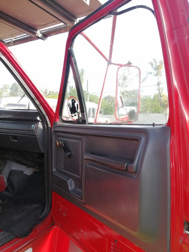 Ford F-700 D