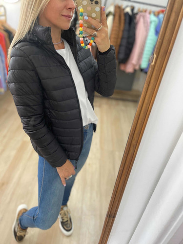 Imagen 5 de 10 de Campera Ultralivina Corta S/ Pluma Mujer The Big Shop Rosa