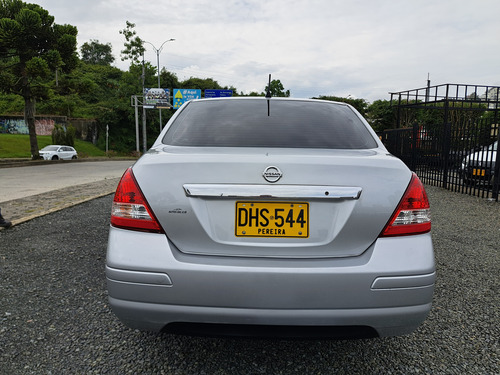 Nissan Tiida 1.8 Emotion