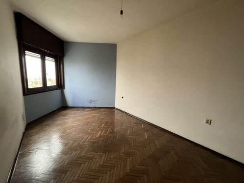 Venta De Casa De 3 Dormitorios Y Garaje En Brazo Oriental