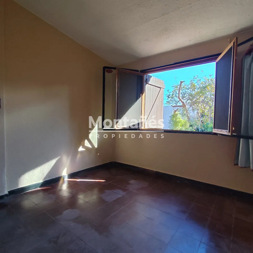 Casa En Barrio Inve Impecable Estado!!!!