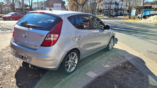 Imagen 4 de 8 de Hyundai I30 2.0 Gls Seg Premium L Manual