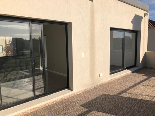 Imagen 4 de 7 de Casa En Venta En Harás Santa María!