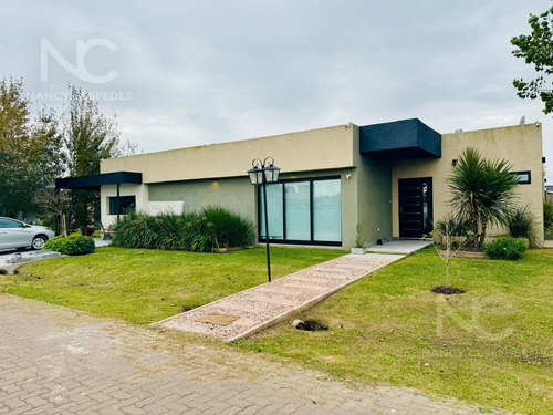 Casa 4 Ambientes En Venta En Barrio Cerrado Lomas De Petion Cañuelas!!!