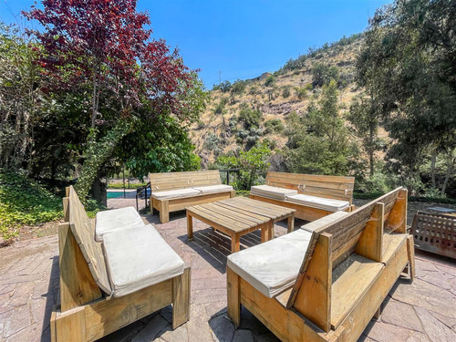 Casa En Venta De 4 Dorm. En Lo Barnechea