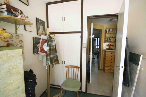 Departamento De 3 Ambientes En 2° Piso Por Escalera En Venta, En La Lucila.