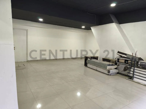 Arriendo Gran Local En Centro Cívico Santiago Centro