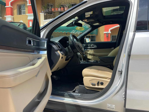 Imagen 9 de 15 de Ford Explorer Limited Americana