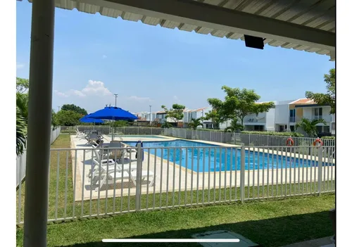 Venta Casa En Condominio De 118.8mt2 El Castillo, Jamundi.12113.