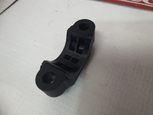 Abrazadera Riel De Inyectores Original Bmw 320i 2012-2019 (Usado)