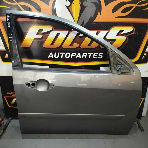 Puerta Delantera Derecha Ford Focus Linea Vieja Muy Buena 