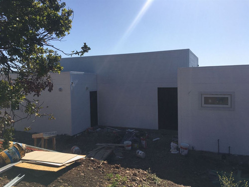Casa En Venta De 4 Dorm. En Concón