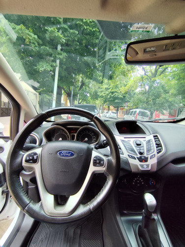 Ford Fiesta Kinetic 1.6 Design 120cv Titanium