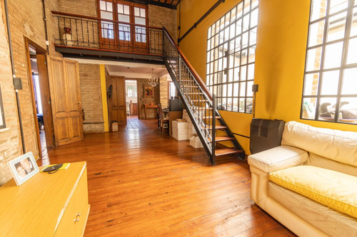 Casa 4 Ambientes Con Parque Y Cocheras