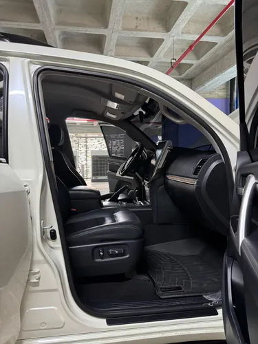 Toyota Land Cruiser 200 2021