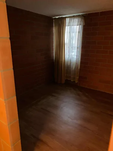 Apartamento Con Zonas Comunes, 3 Dormitorios Y Un Baño