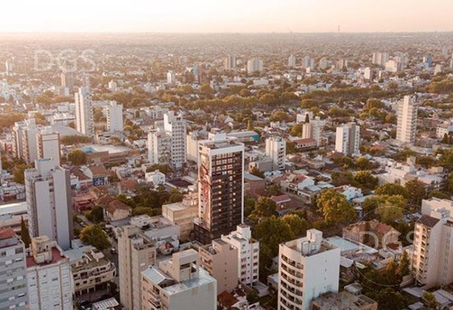 Imagen 11 de 12 de Departamento De 3 Ambientes Con Cochera Cubierta En Pleno Centro De Banfield Este