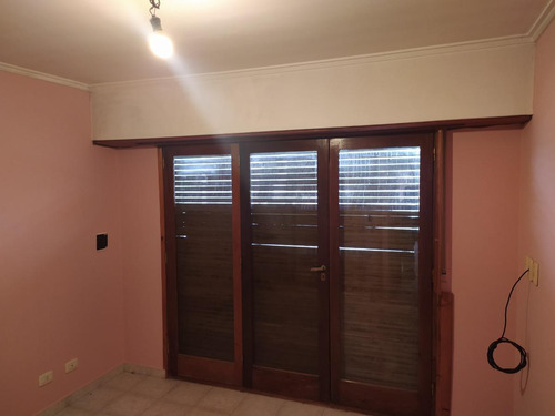 Casa En Venta - 3 Dormitorios 2 Baños - Cocheras - 194mts2 - Mar Del Plata