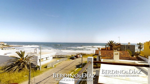 Moderna Residencia En La Posta Del Cangrejo- Ref: 640