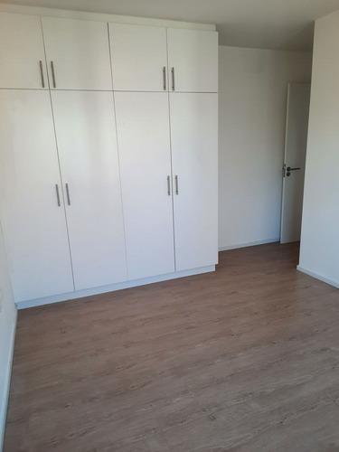Orden De Venta! Frente, Cocina Definida. Piso 7. Garaje (ref: Igr-414)