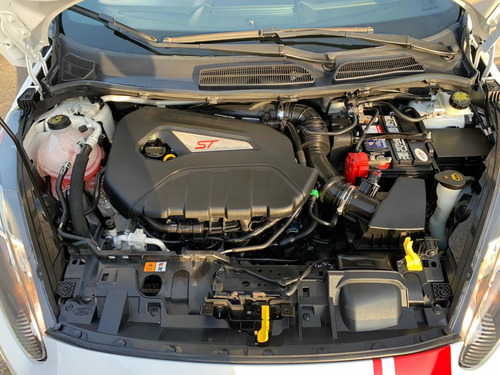 Imagen 13 de 15 de Ford Fiesta 1.6 St Std 6 Vel Ac 2014