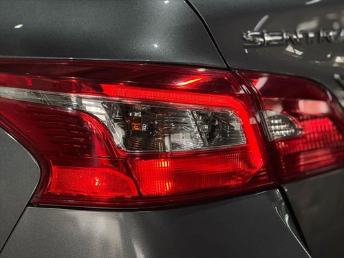 Nissan Sentra 1.8 Advance Cvt