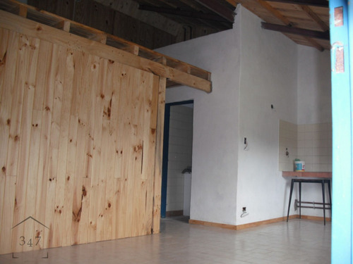 (009) Excelente Y Amplio Deposito Zona Industrial Y Comercial En Esquina,