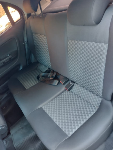 Imagen 6 de 17 de Volkswagen Gol Trend Highline 1.6