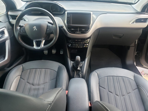 Peugeot 208 Feline