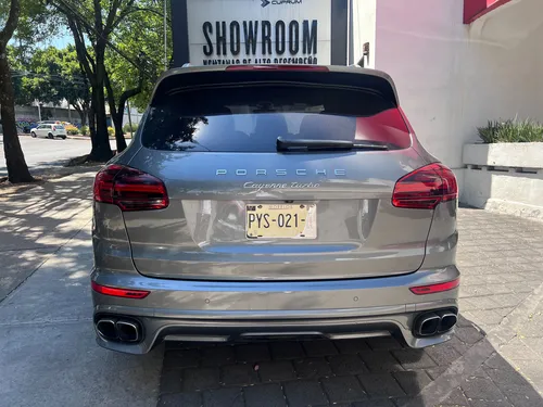 Porsche Cayenne 4.8 Turbo At