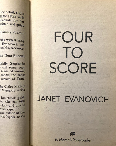 Four To Score Janet Evanovich (Reacondicionado)